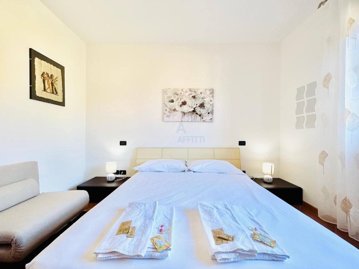 Artemide Apartment - A Soli 150M Dal Lago Di Garda Sirmione Exterior foto