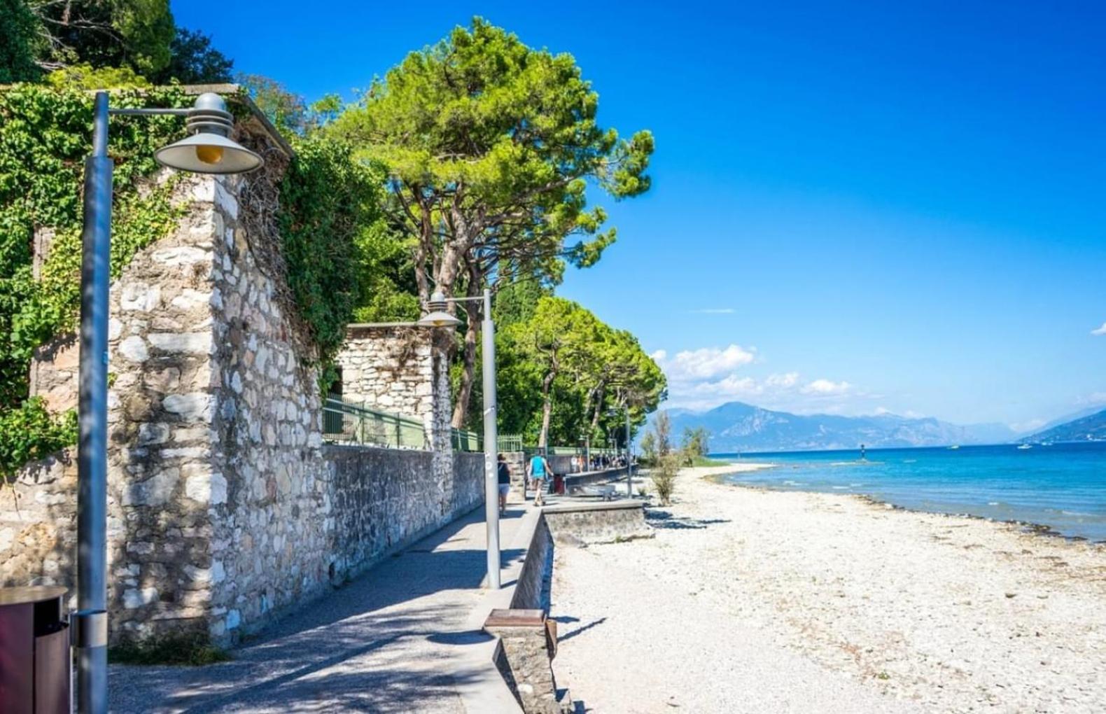 Artemide Apartment - A Soli 150M Dal Lago Di Garda Sirmione Exterior foto