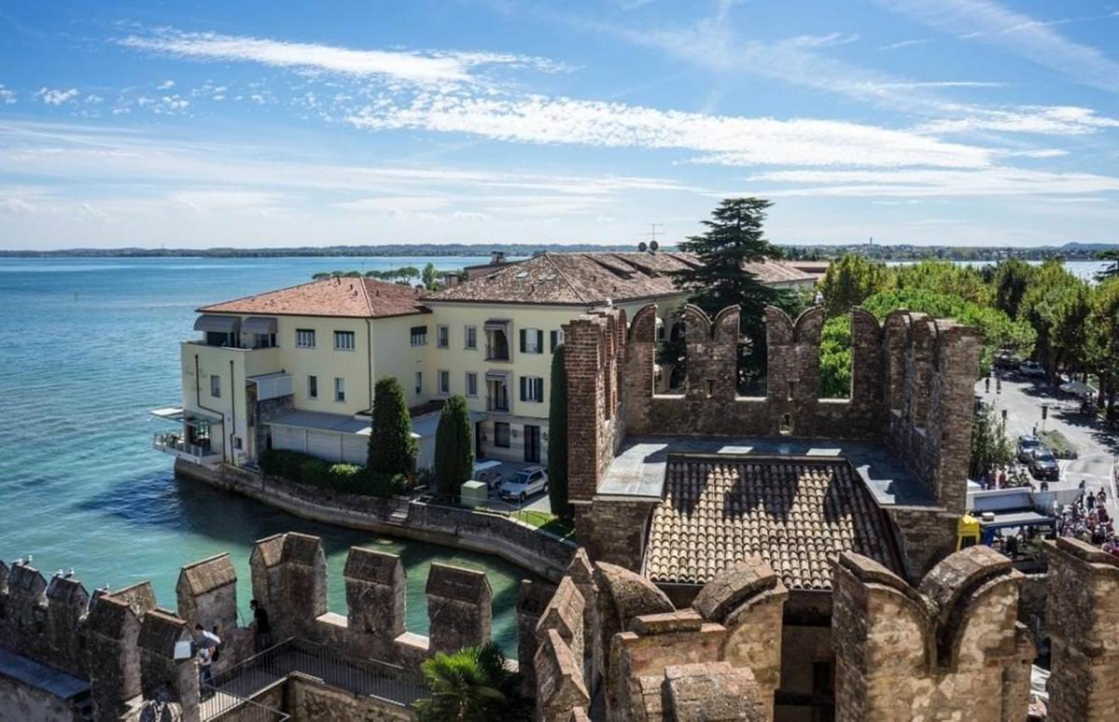 Artemide Apartment - A Soli 150M Dal Lago Di Garda Sirmione Exterior foto