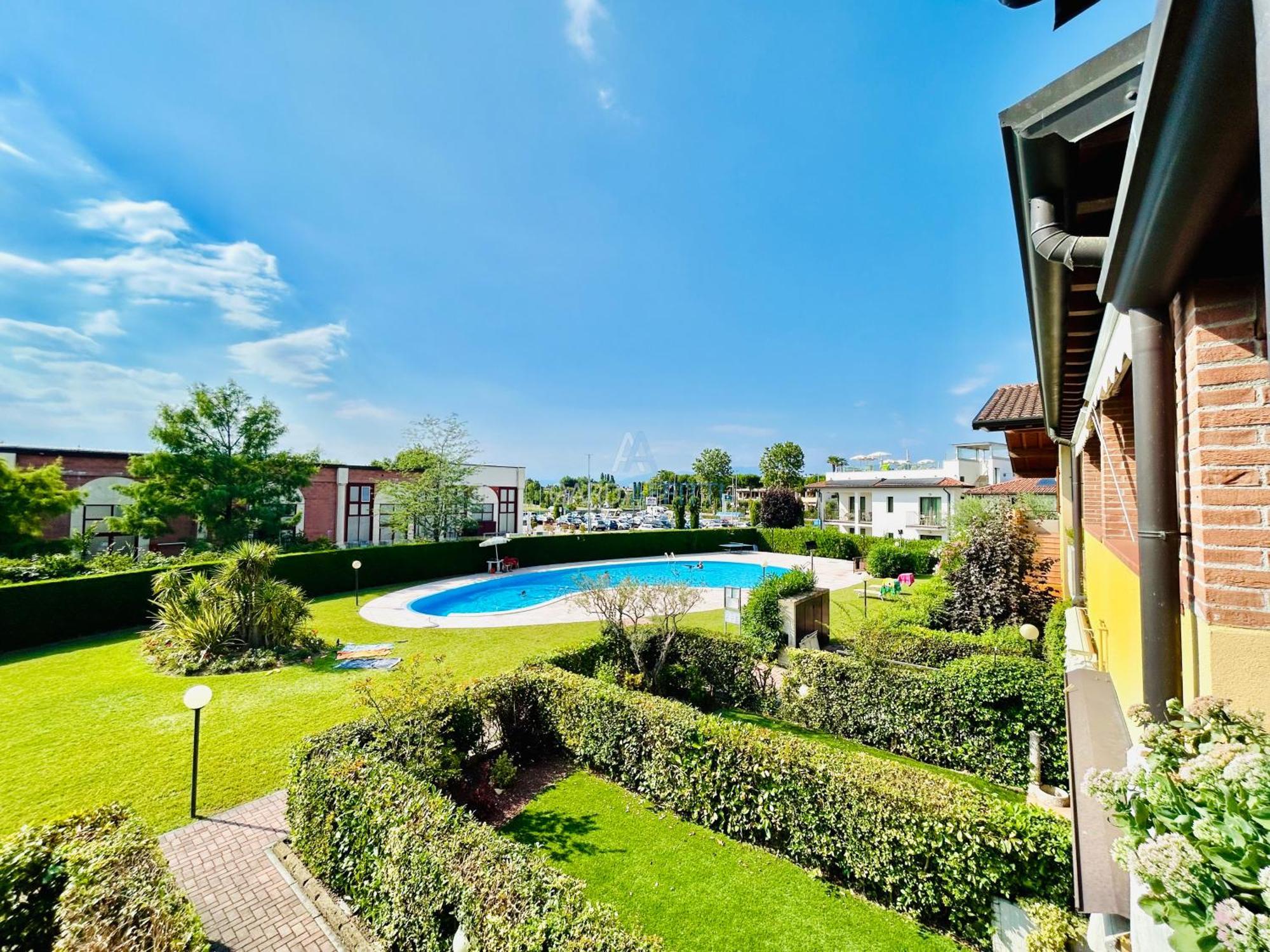 Artemide Apartment - A Soli 150M Dal Lago Di Garda Sirmione Exterior foto