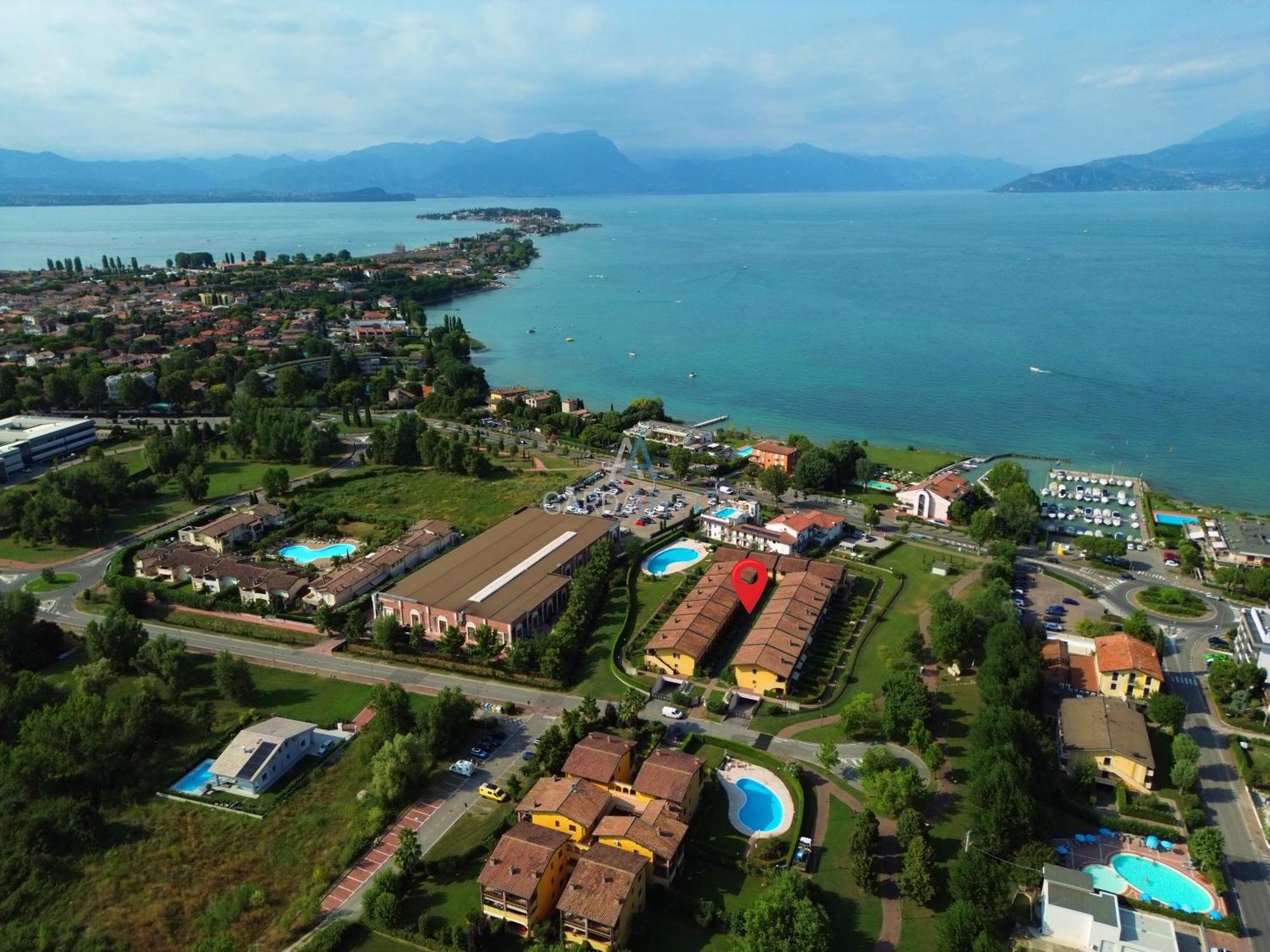 Artemide Apartment - A Soli 150M Dal Lago Di Garda Sirmione Exterior foto
